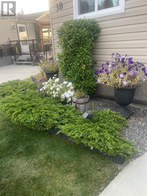 38 Edgewater Cres, Whitecourt, Alberta  T7S 0E1 - Photo 12 - A2194788