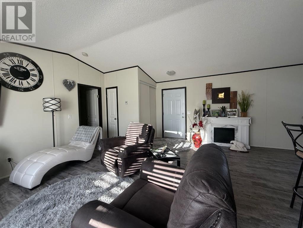 38 Edgewater Cres, Whitecourt, Alberta  T7S 0E1 - Photo 16 - A2194788