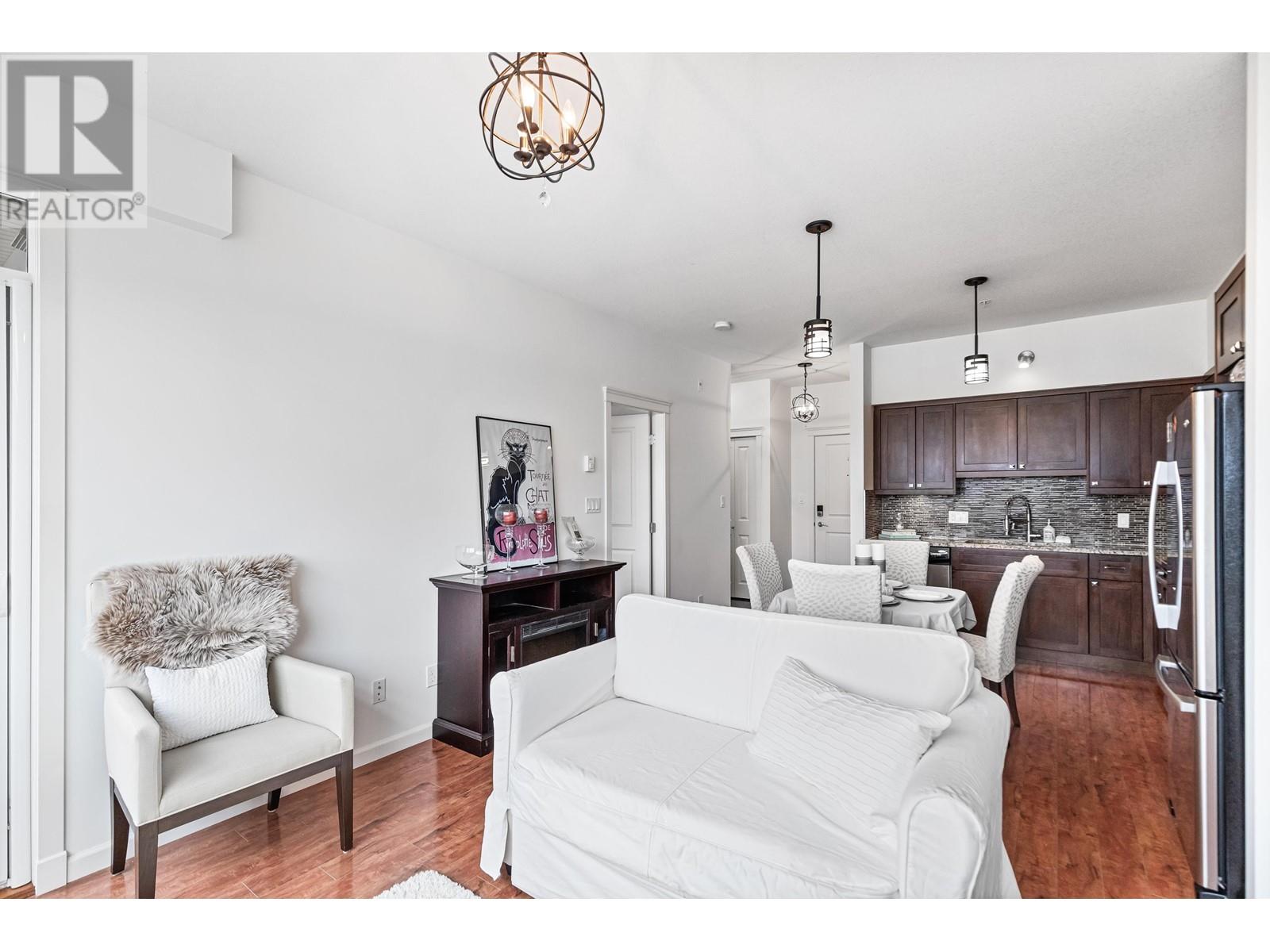 305 22858 Lougheed Highway, Maple Ridge, British Columbia  V2X 2V6 - Photo 15 - R2977600