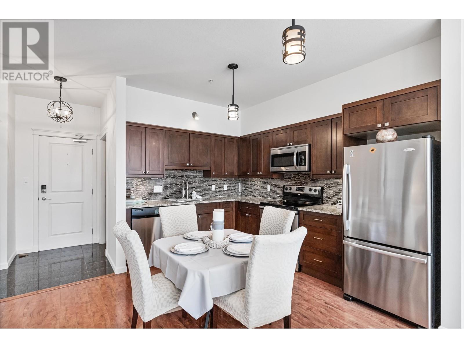305 22858 Lougheed Highway, Maple Ridge, British Columbia  V2X 2V6 - Photo 11 - R2977600