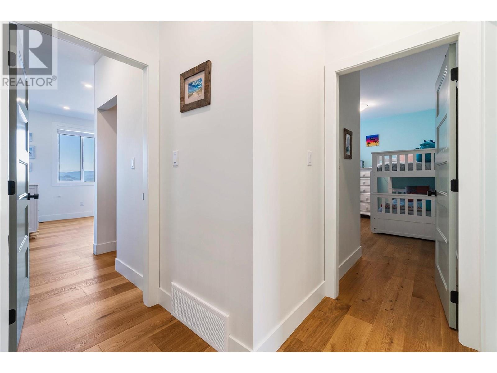 Property at 1080 17 Avenue SE image 3