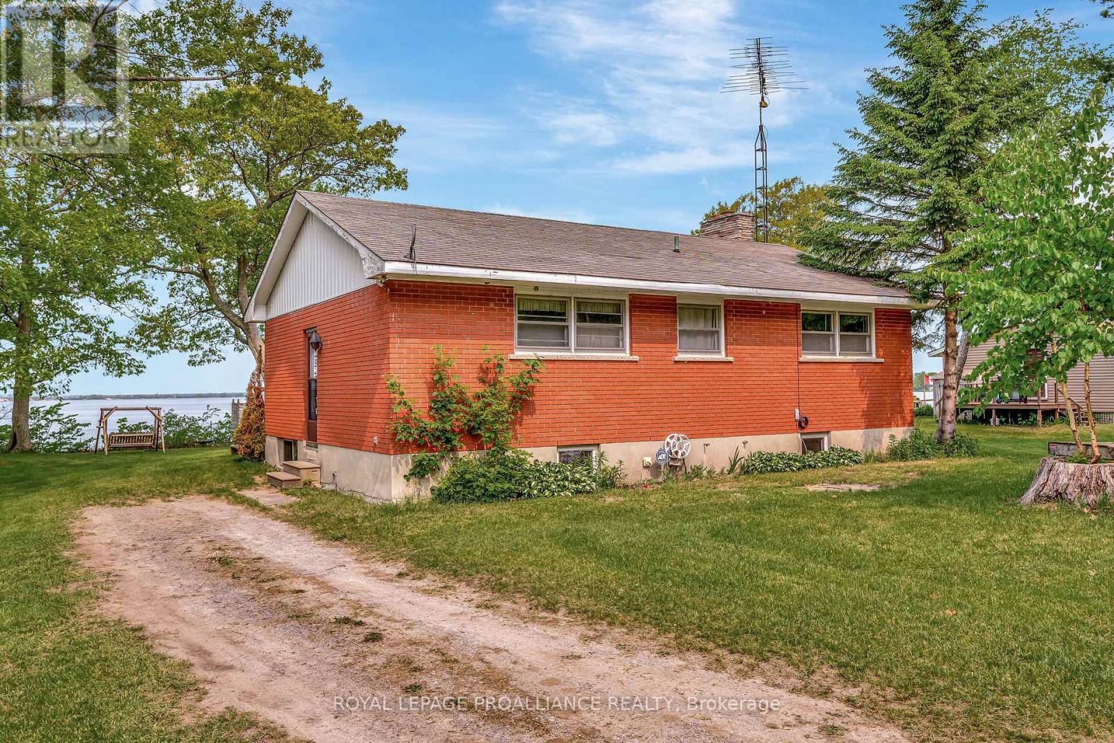 40 Mayne Lane, Prince Edward County (Hallowell Ward), Ontario  K0K 2T0 - Photo 3 - X12018177