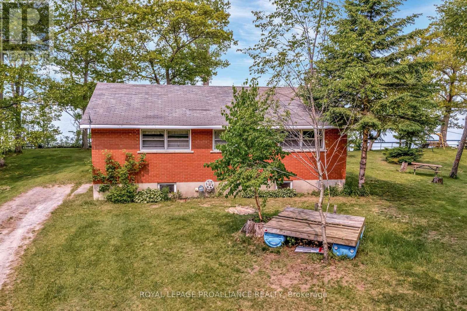 40 Mayne Lane, Prince Edward County (Hallowell Ward), Ontario  K0K 2T0 - Photo 4 - X12018177