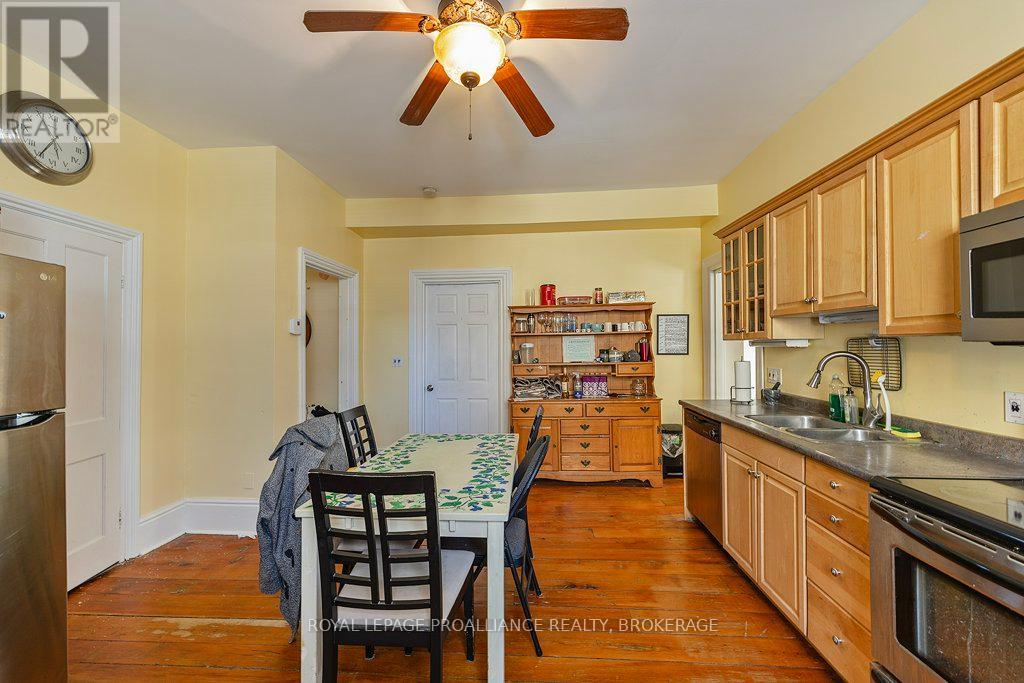 28 Pembroke Street, Kingston, Ontario  K7L 4N5 - Photo 21 - X12018001