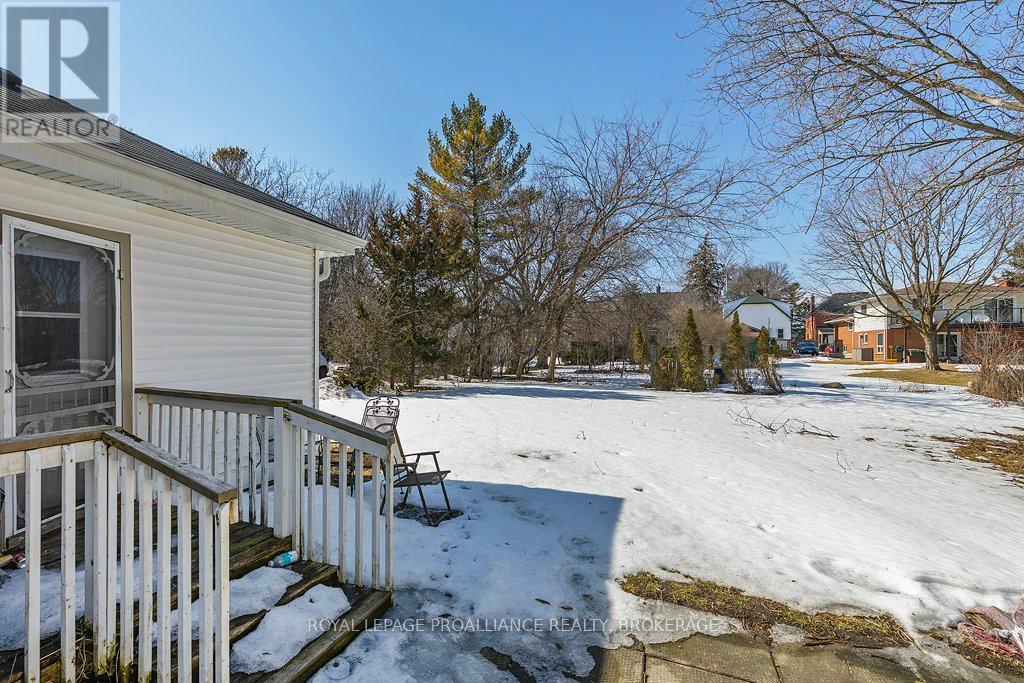 28 Pembroke Street, Kingston, Ontario  K7L 4N5 - Photo 5 - X12018001