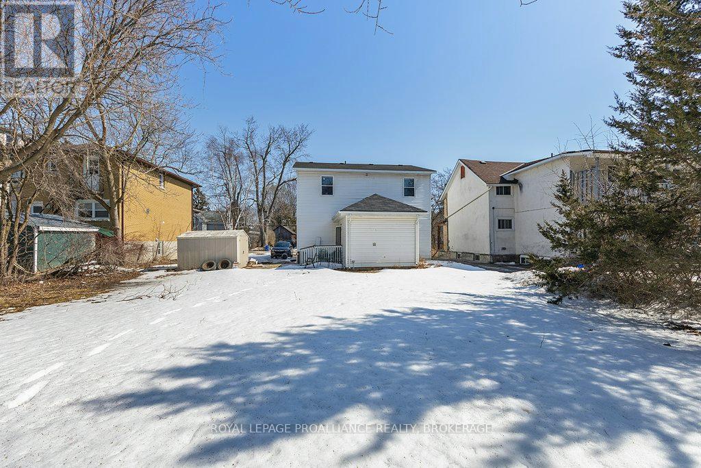 28 Pembroke Street, Kingston, Ontario  K7L 4N5 - Photo 7 - X12018001