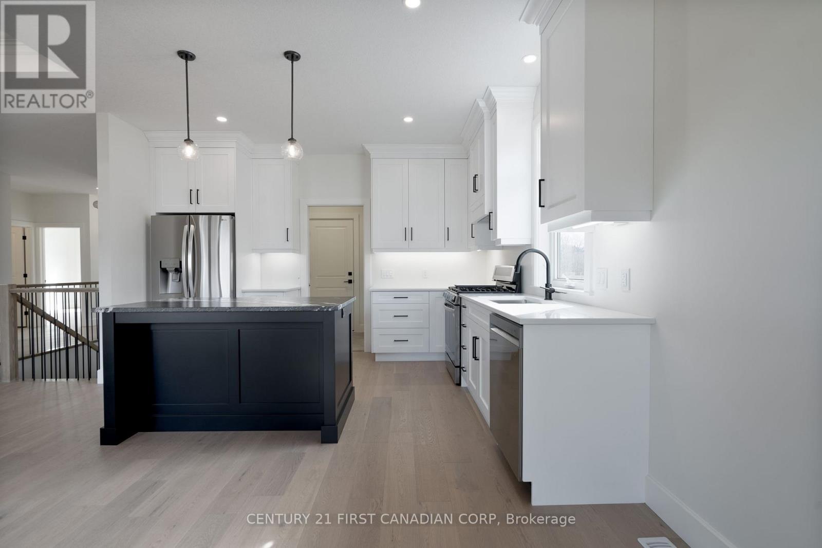 331 Thorn Drive, Strathroy-Caradoc, Ontario  N7G 0G3 - Photo 11 - X12017994