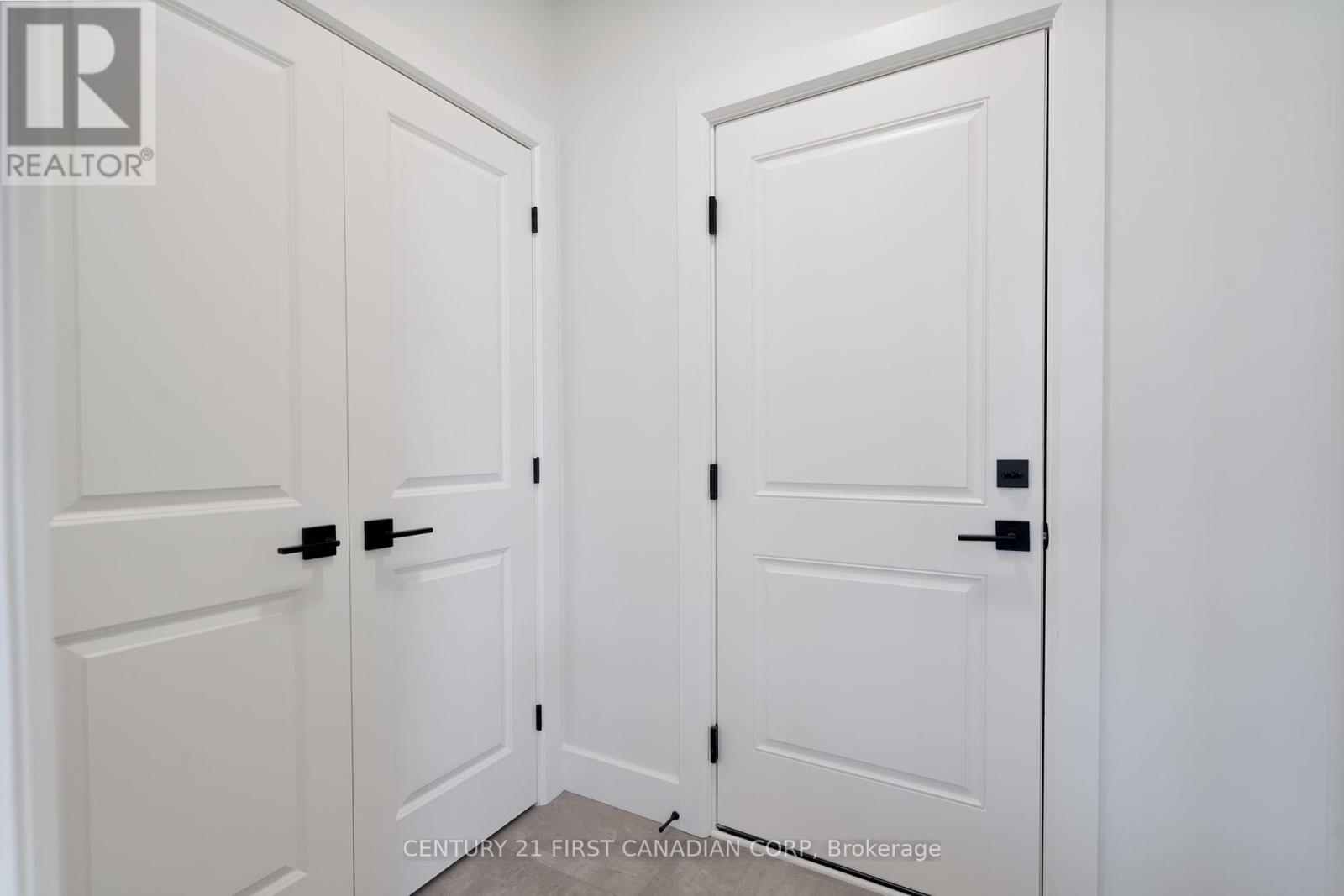 331 Thorn Drive, Strathroy-Caradoc, Ontario  N7G 0G3 - Photo 13 - X12017994