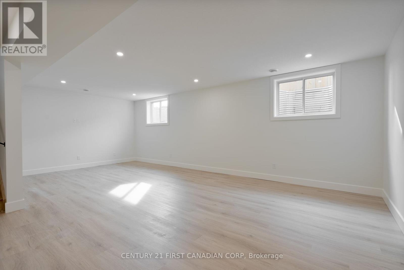 331 Thorn Drive, Strathroy-Caradoc, Ontario  N7G 0G3 - Photo 21 - X12017994