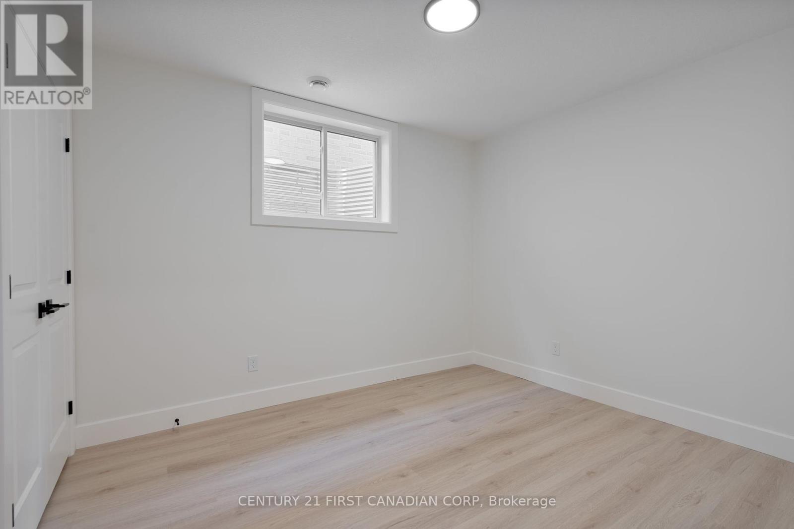 331 Thorn Drive, Strathroy-Caradoc, Ontario  N7G 0G3 - Photo 22 - X12017994