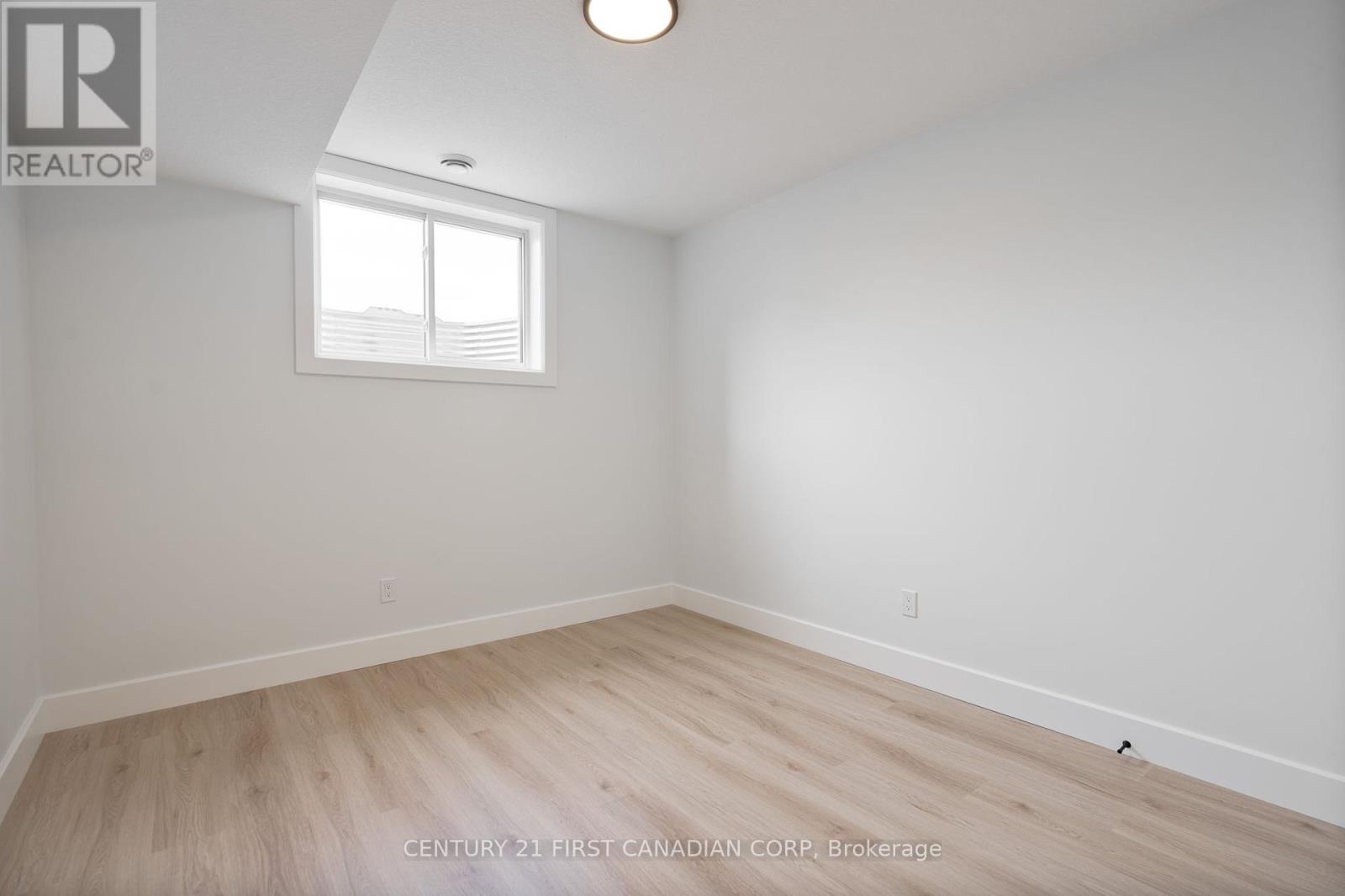 331 Thorn Drive, Strathroy-Caradoc, Ontario  N7G 0G3 - Photo 26 - X12017994