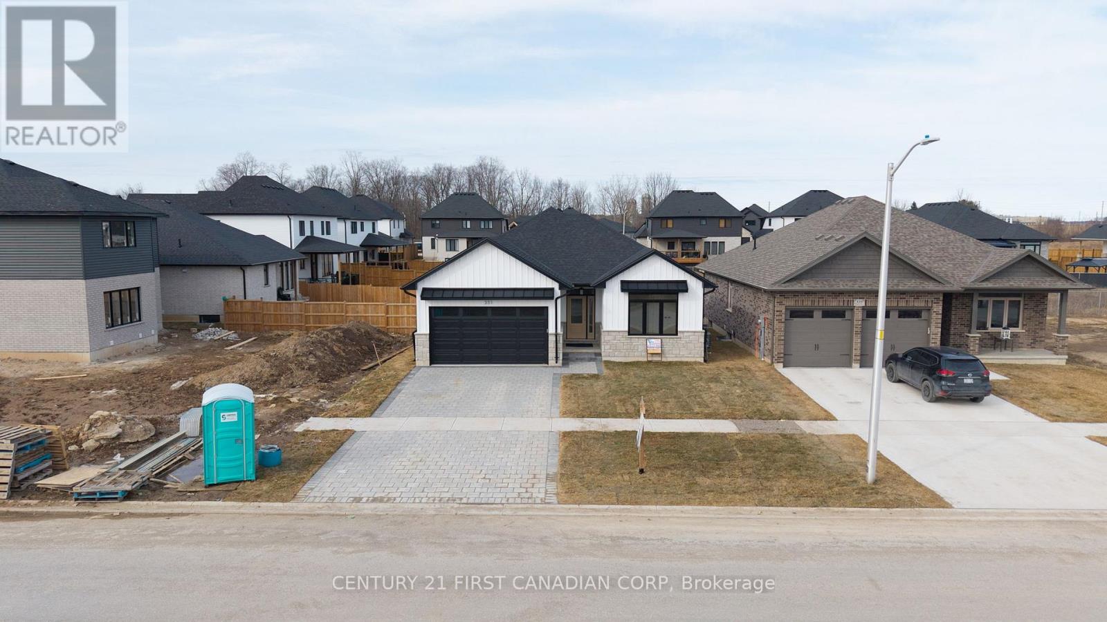 331 Thorn Drive, Strathroy-Caradoc, Ontario  N7G 0G3 - Photo 34 - X12017994