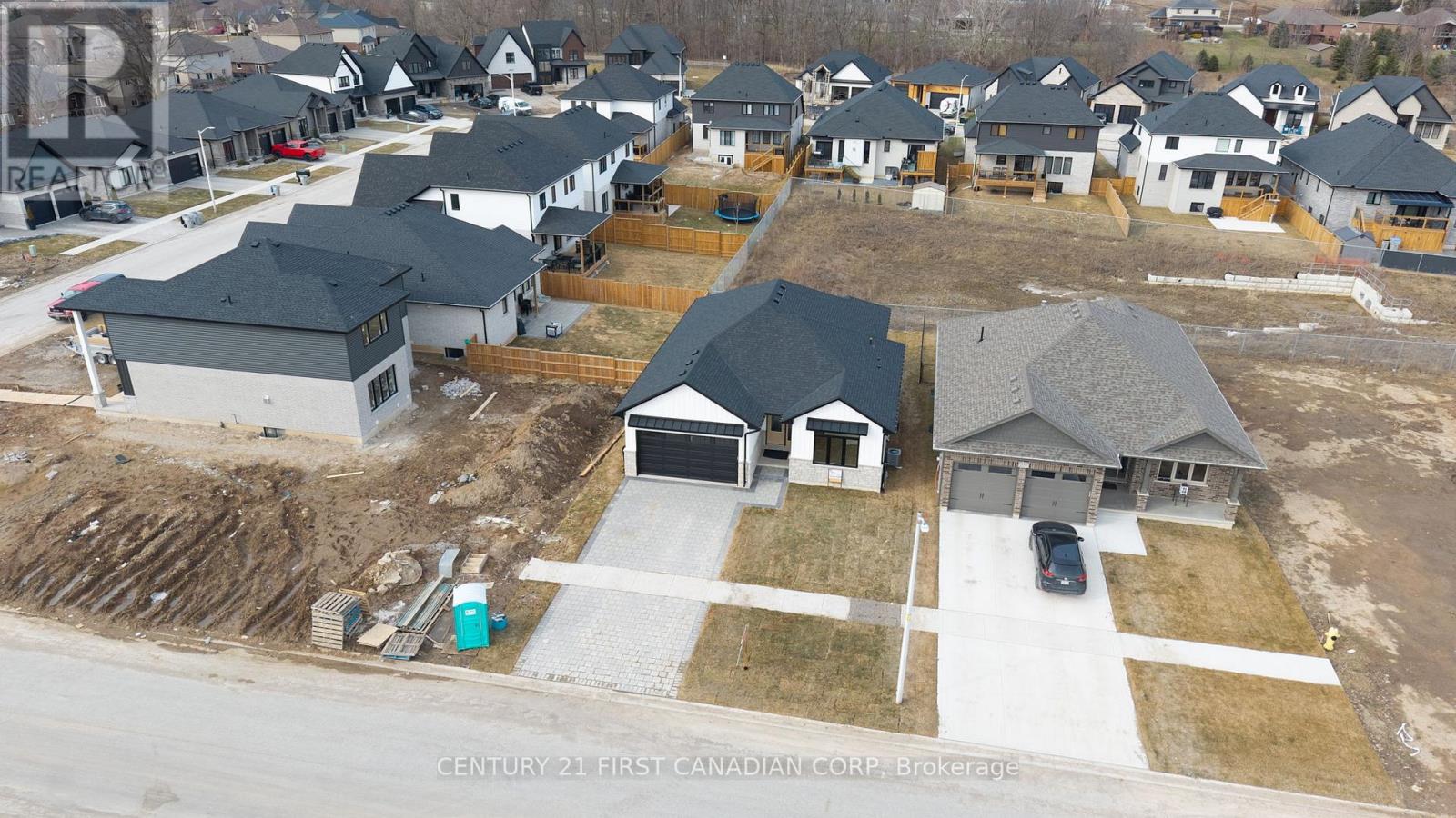 331 Thorn Drive, Strathroy-Caradoc, Ontario  N7G 0G3 - Photo 39 - X12017994