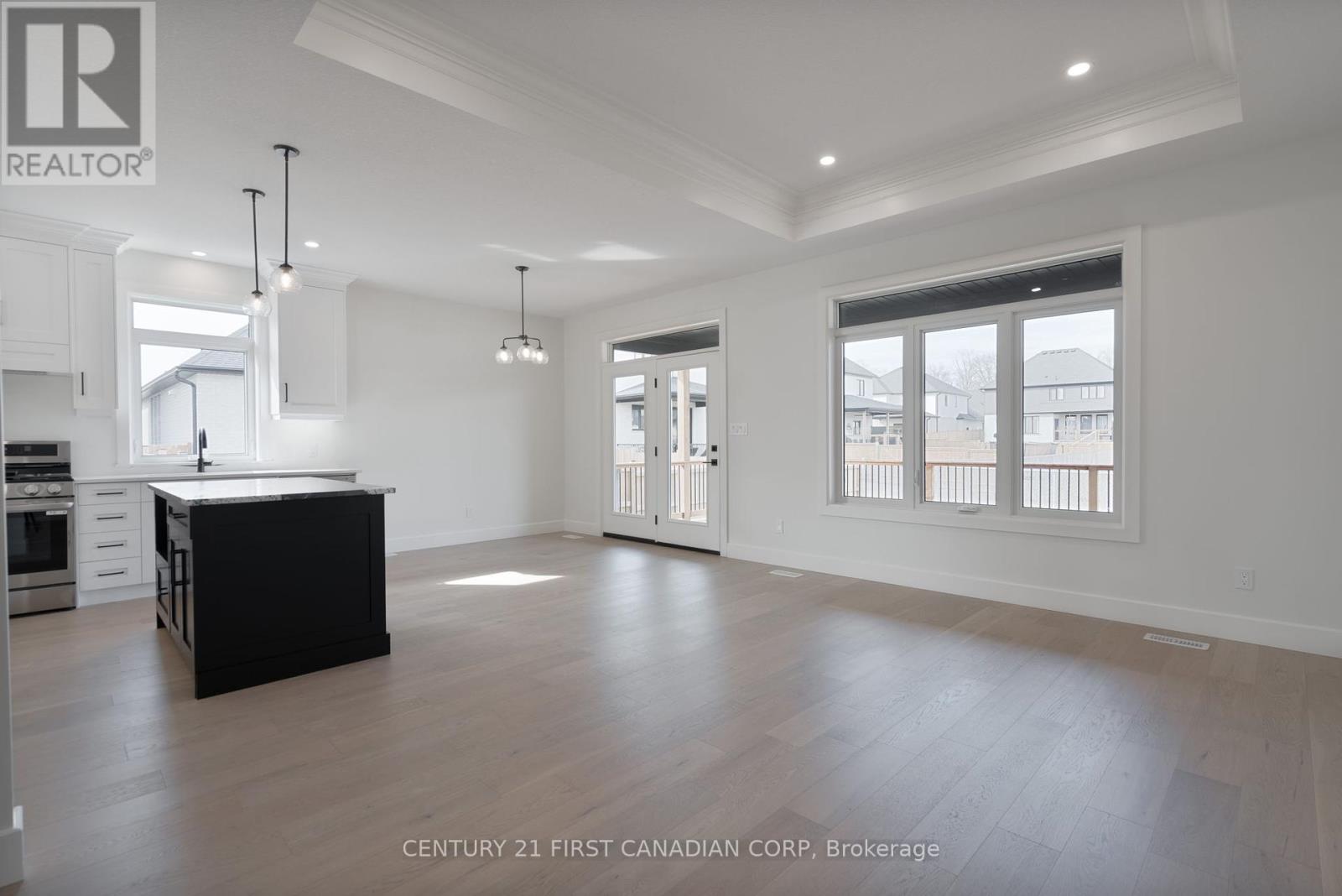 331 Thorn Drive, Strathroy-Caradoc, Ontario  N7G 0G3 - Photo 9 - X12017994