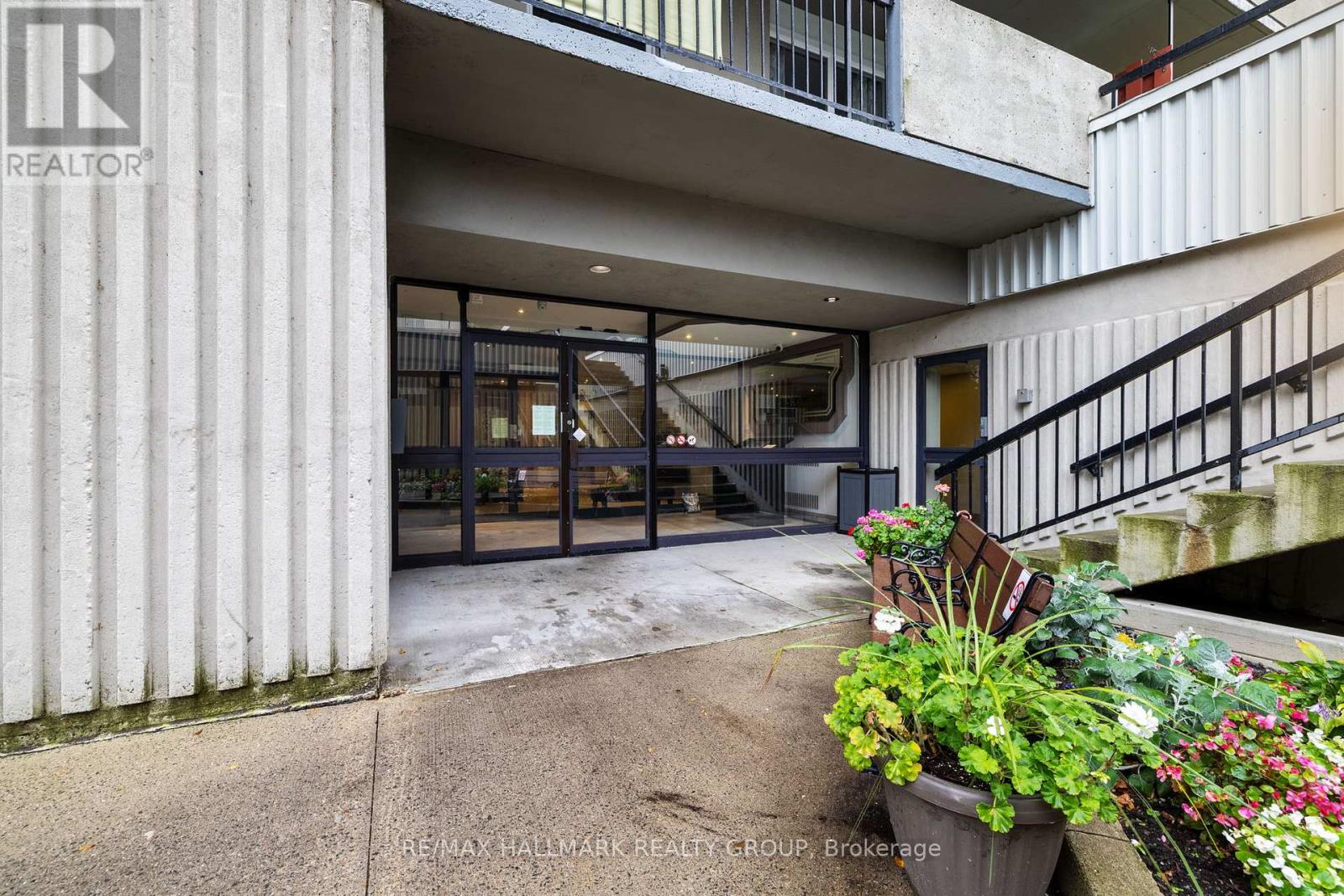 Property at 1906 - 158B MCARTHUR AVENUE image 1