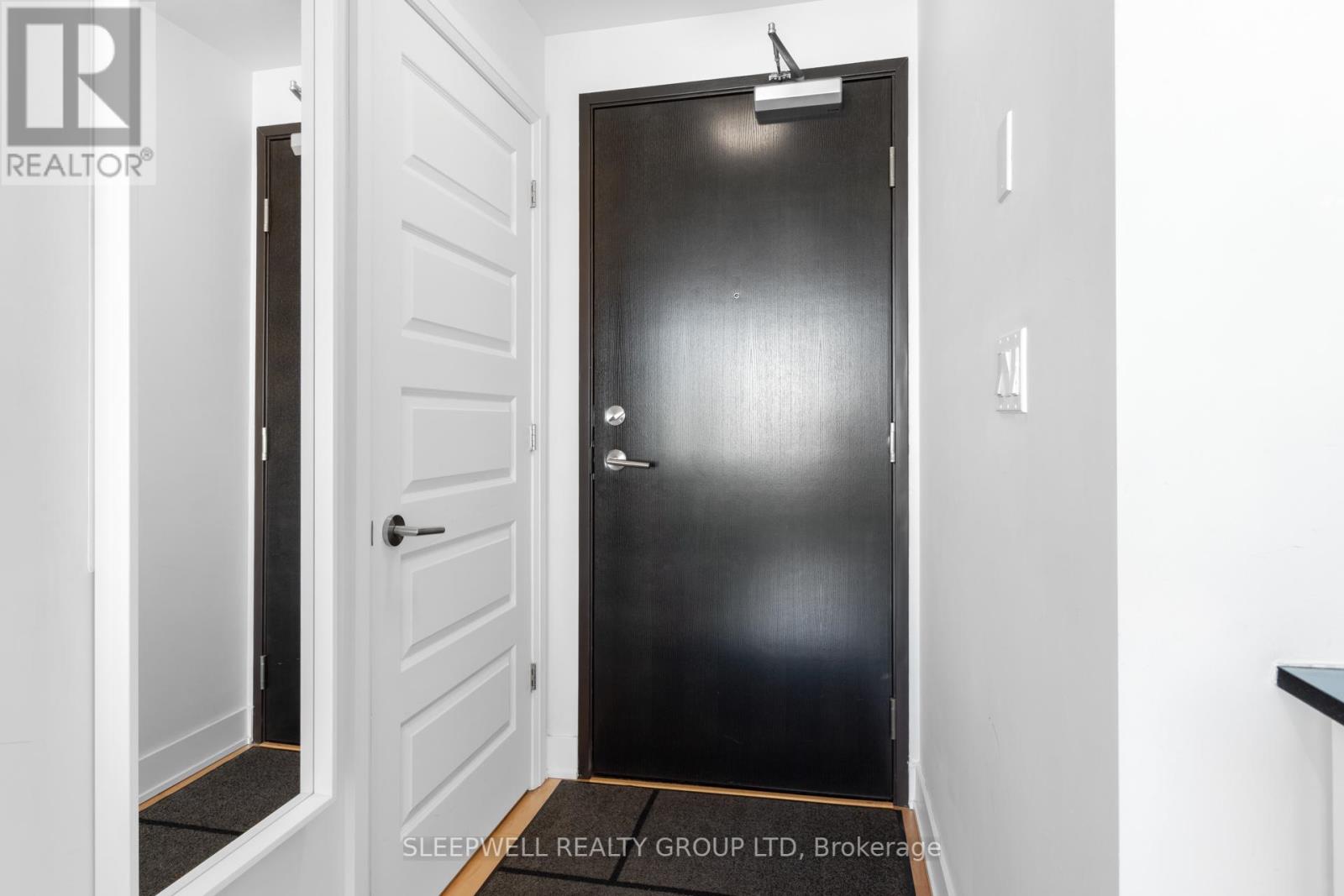 Property at 1405 - 1035 BANK STREET image 3