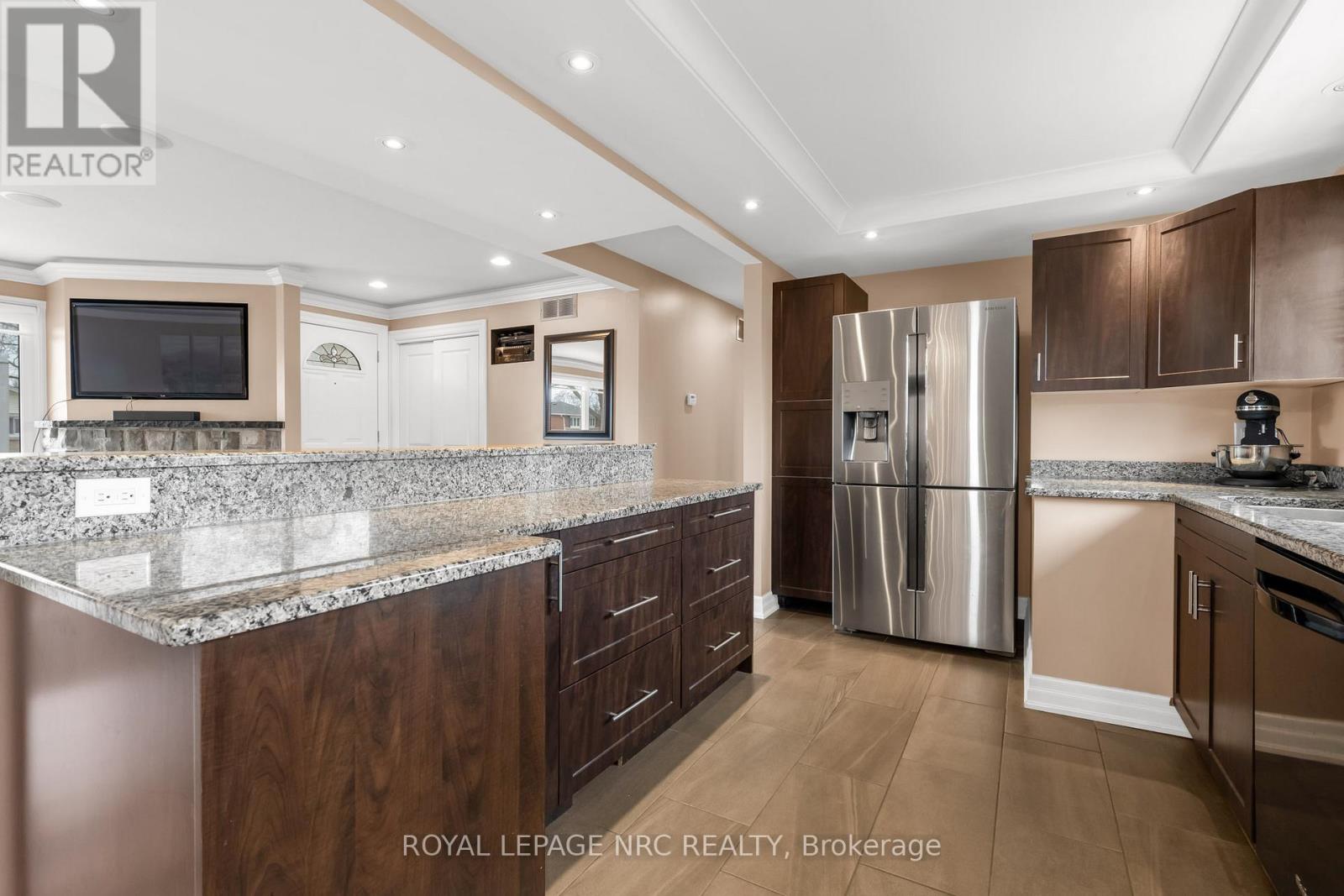 5 Woodcroft Crescent, Welland, Ontario  L3C 2H6 - Photo 14 - X12018123