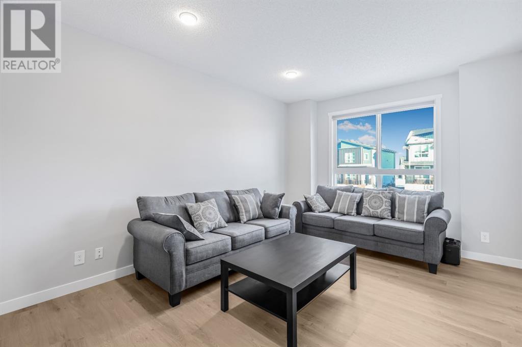 Property at 157 Belmont Drive SW image 5