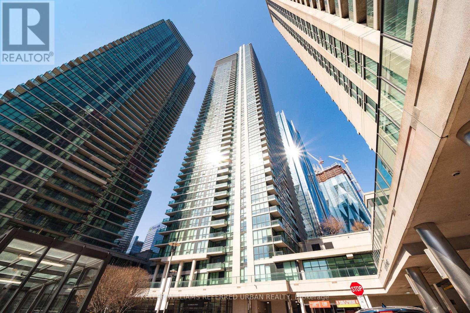 Property at 5304 - 16 HARBOUR STREET image 2