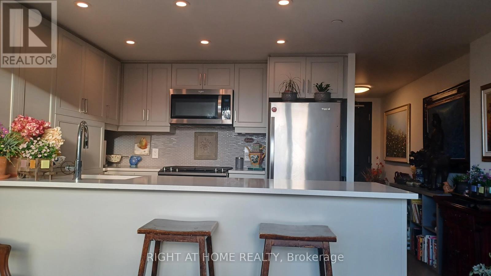 Property at 501 - 1400 KINGSTON ROAD image 2