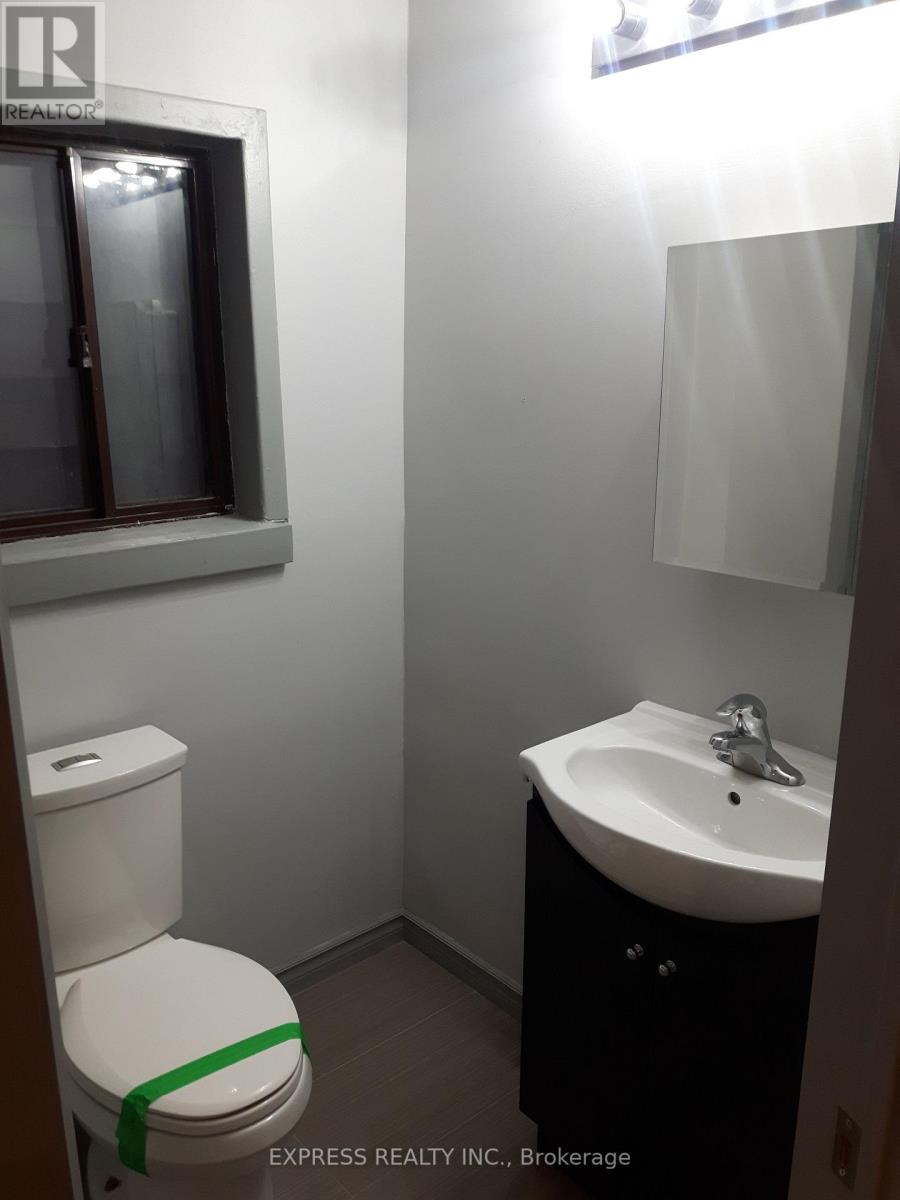 Upper - 304 Broadview Avenue E, Toronto (South Riverdale), Ontario  M4M 2G9 - Photo 12 - E12018221