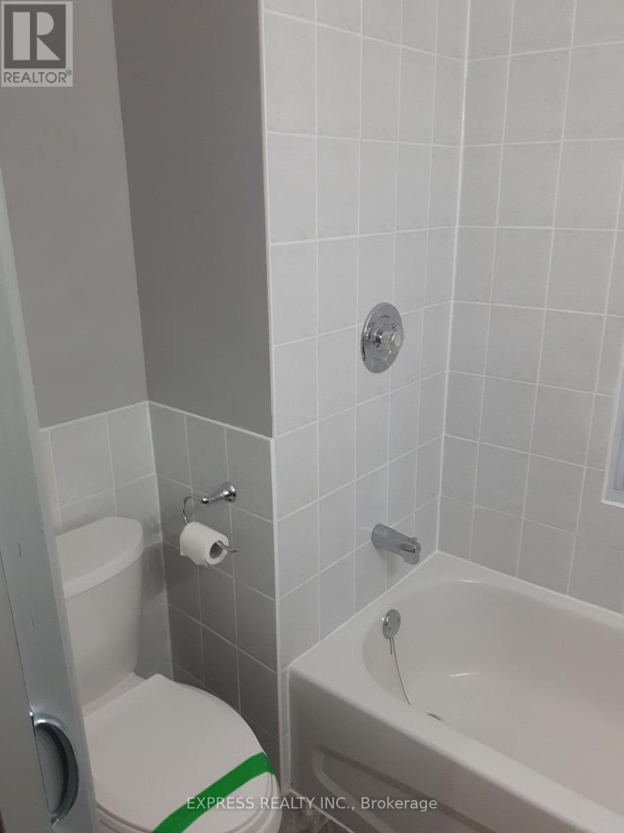 Upper - 304 Broadview Avenue E, Toronto (South Riverdale), Ontario  M4M 2G9 - Photo 20 - E12018221