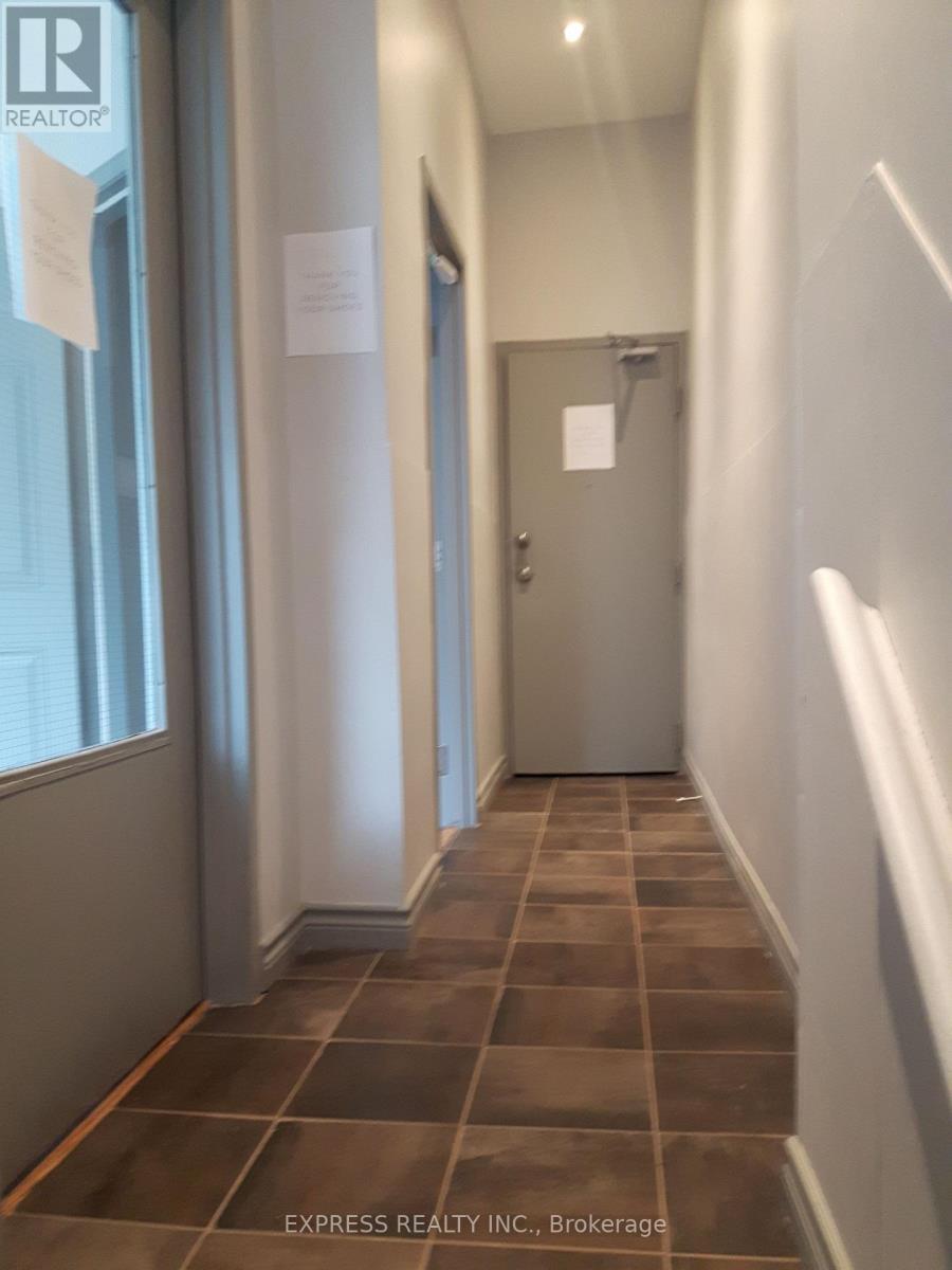Upper - 304 Broadview Avenue E, Toronto (South Riverdale), Ontario  M4M 2G9 - Photo 21 - E12018221