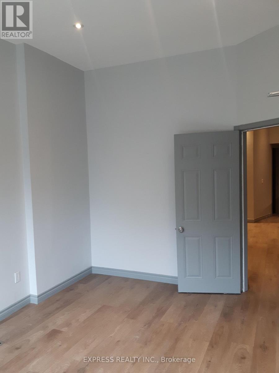 Upper - 304 Broadview Avenue E, Toronto (South Riverdale), Ontario  M4M 2G9 - Photo 22 - E12018221