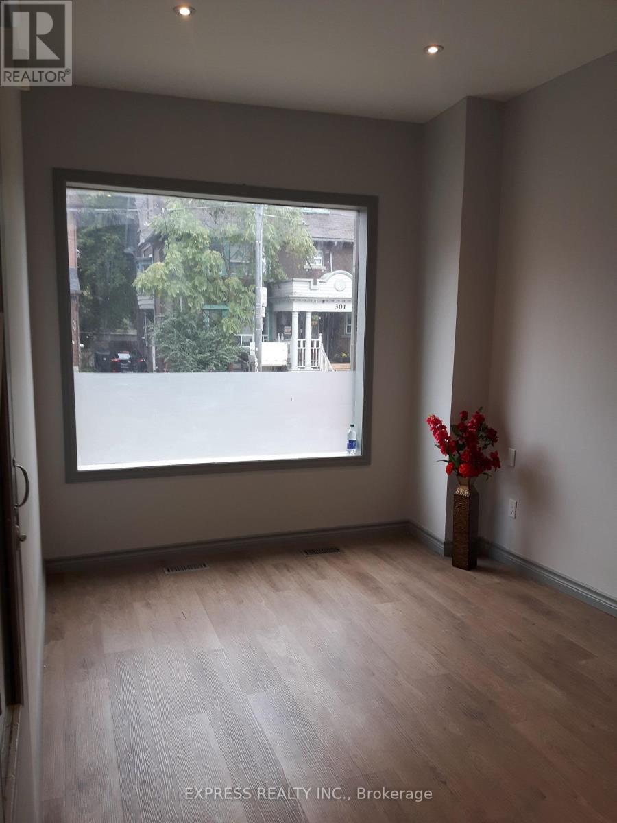 Upper - 304 Broadview Avenue E, Toronto (South Riverdale), Ontario  M4M 2G9 - Photo 4 - E12018221