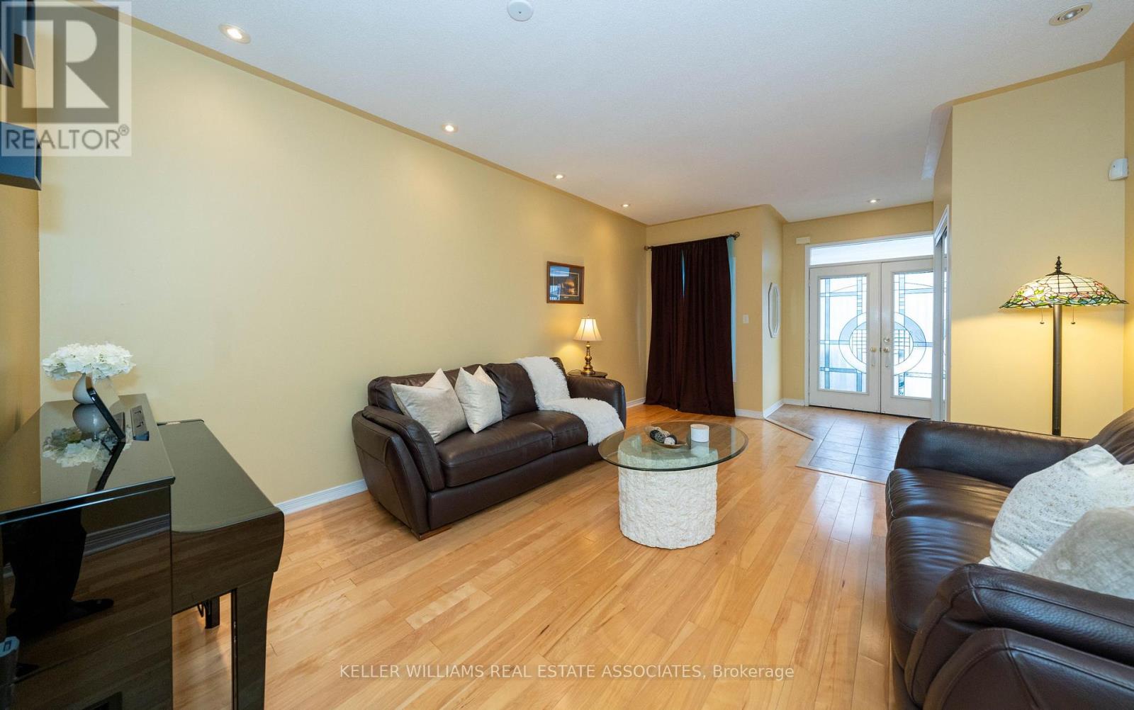 Property at 98 LEBOVIC DRIVE image 5