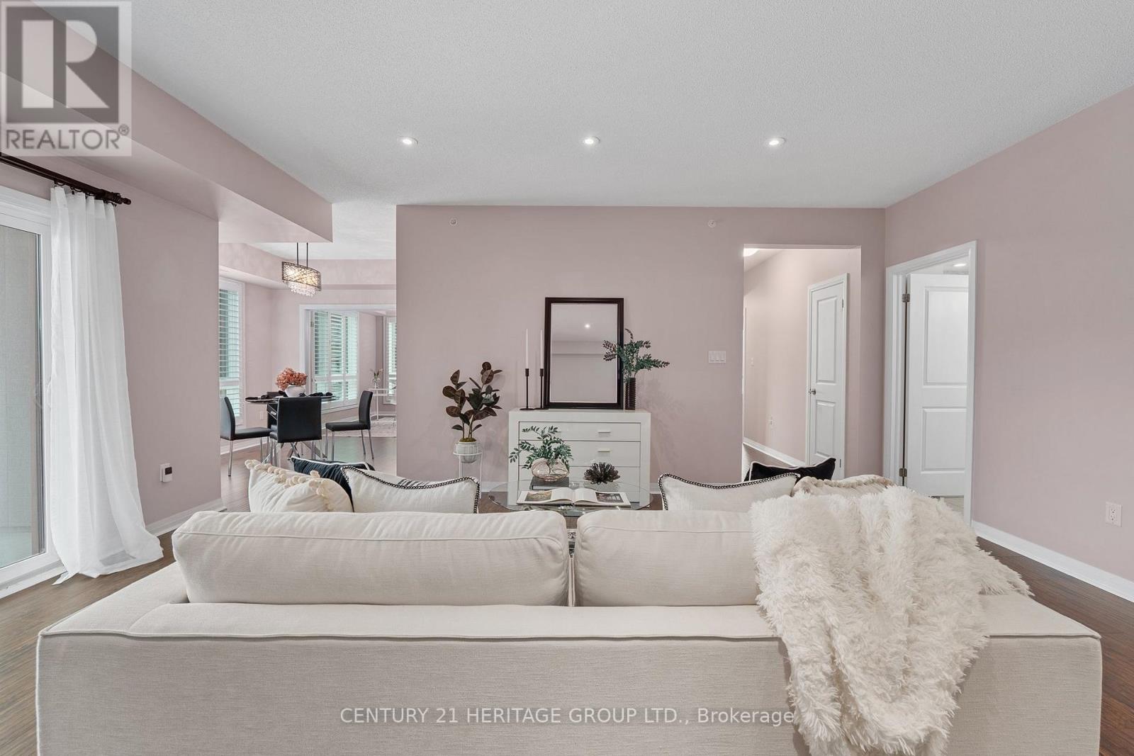 Property at 201 - 306 ESSA ROAD image 4