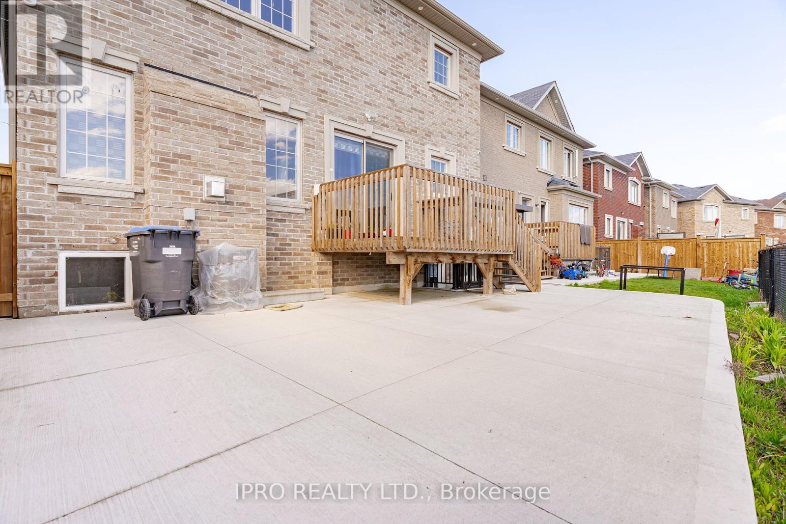 16 Action Drive, Brampton, Ontario  L7A 4X8 - Photo 43 - W12017991