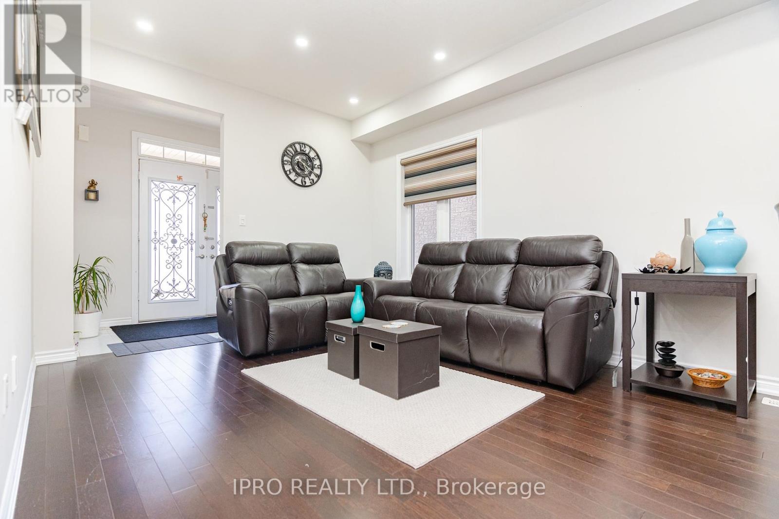 16 Action Drive, Brampton, Ontario  L7A 4X8 - Photo 6 - W12017991