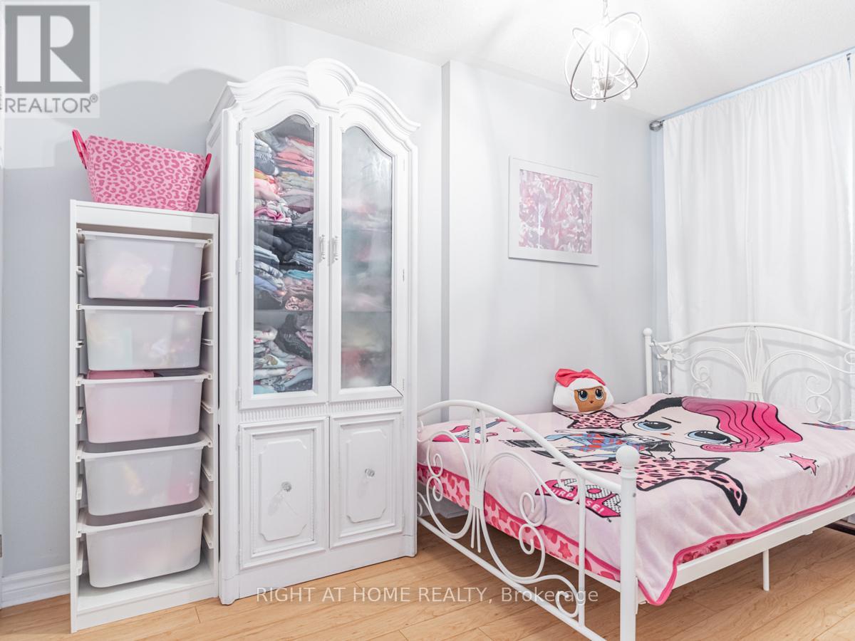 45 Rutland Street, Toronto (Weston-Pellam Park), Ontario  M6N 5G1 - Photo 23 - W12018131