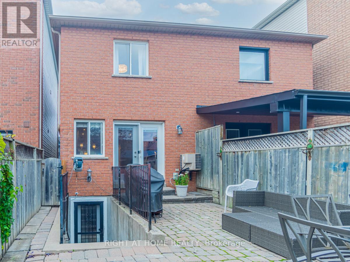 45 Rutland Street, Toronto (Weston-Pellam Park), Ontario  M6N 5G1 - Photo 31 - W12018131