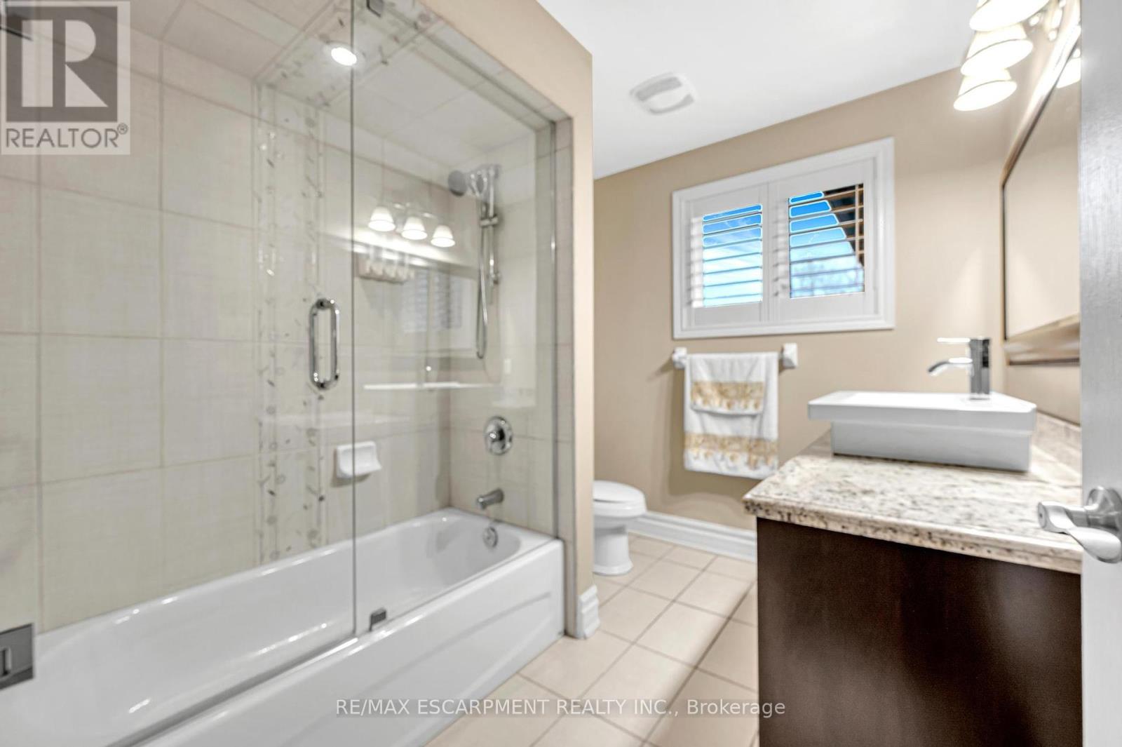15 Silver Maple Drive, Hamilton, Ontario  L9G 0A1 - Photo 34 - X12018082