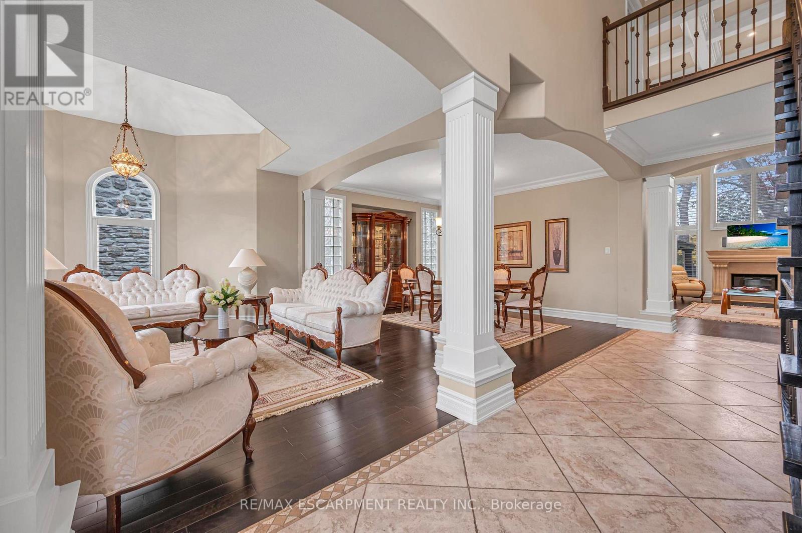 15 Silver Maple Drive, Hamilton, Ontario  L9G 0A1 - Photo 8 - X12018082