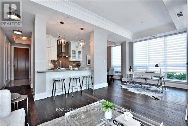 Property at 215 - 9 STOLLERY POND CRESCENT image 3