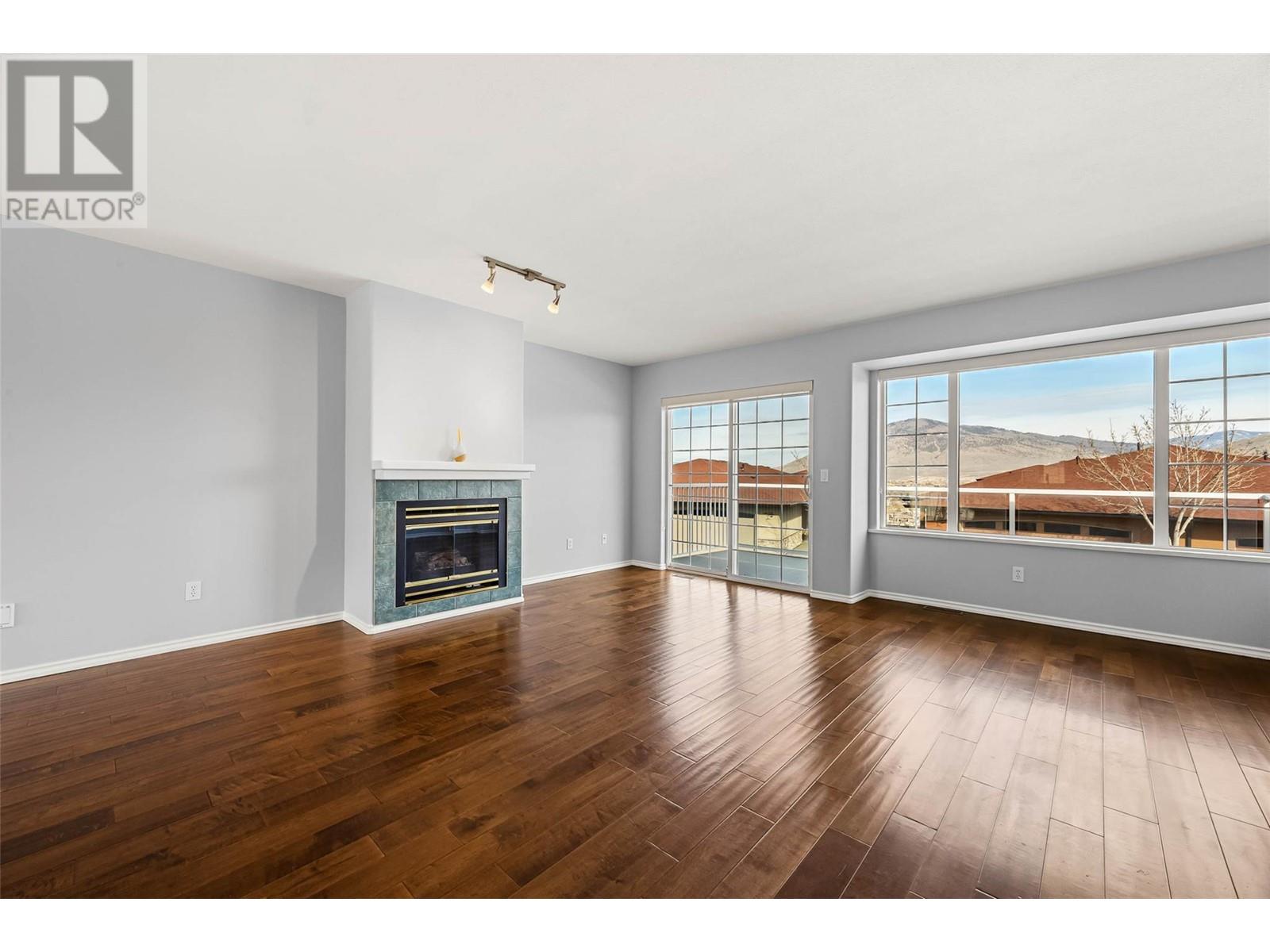 Property at 15 HUDSONS BAY Trail Unit# 813 image 4