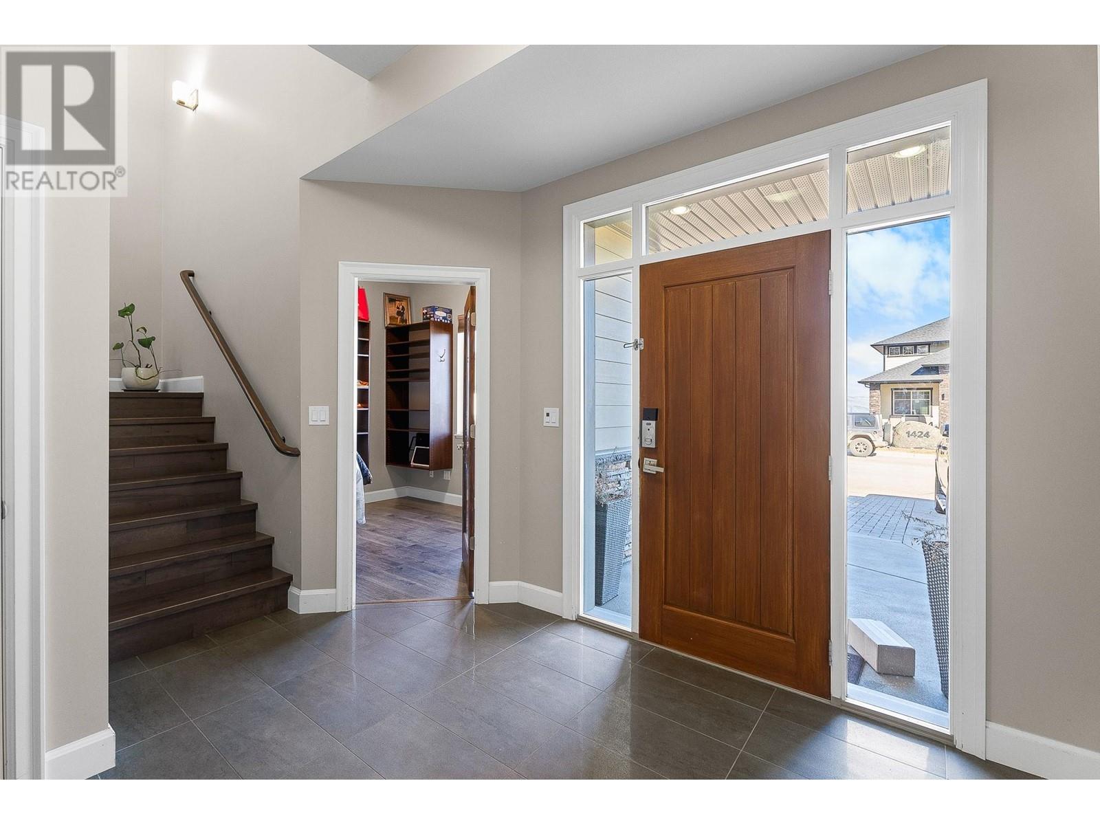 Property at 1425 DUNBAR Drive image 2