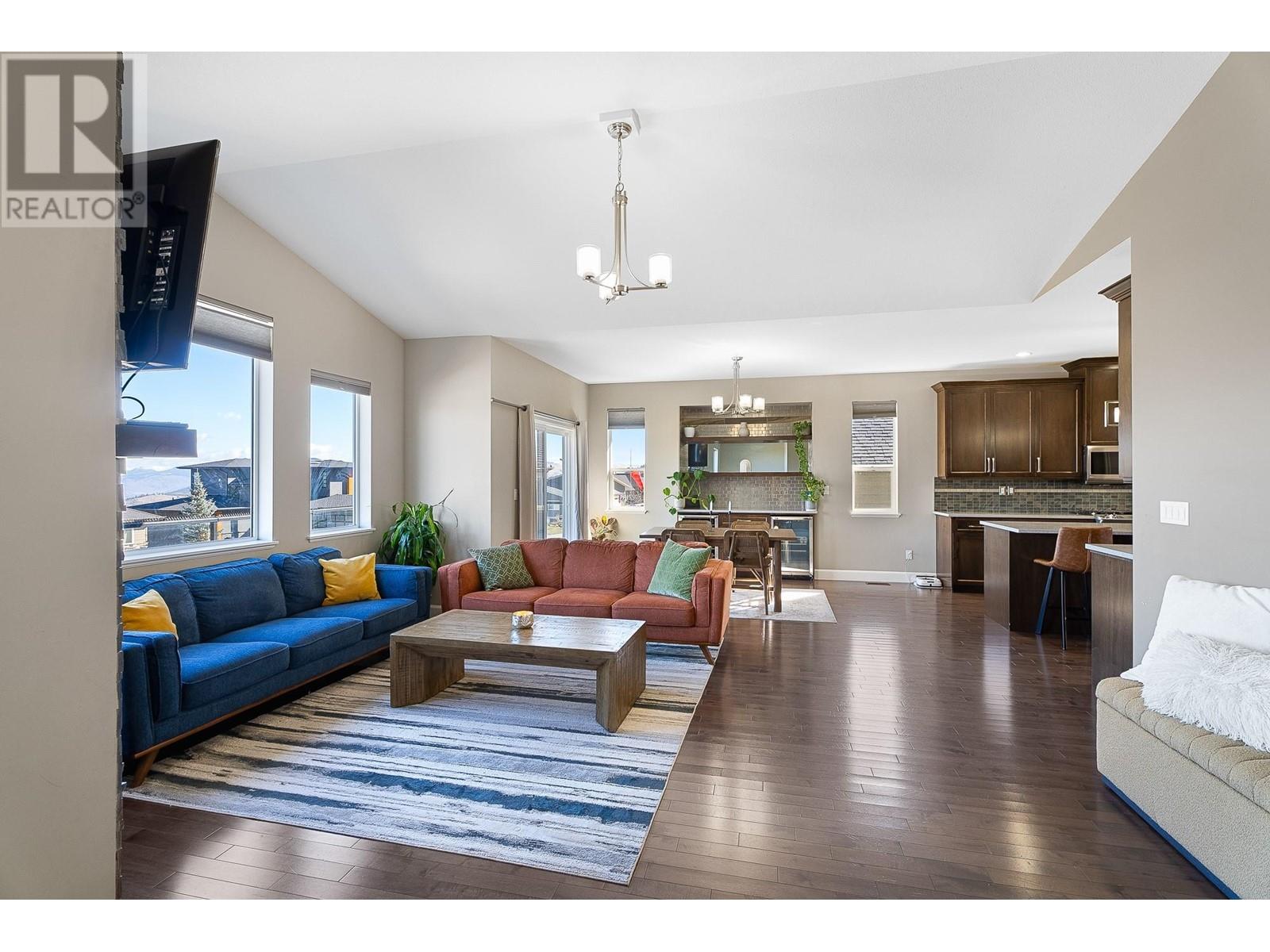 Property at 1425 DUNBAR Drive image 4