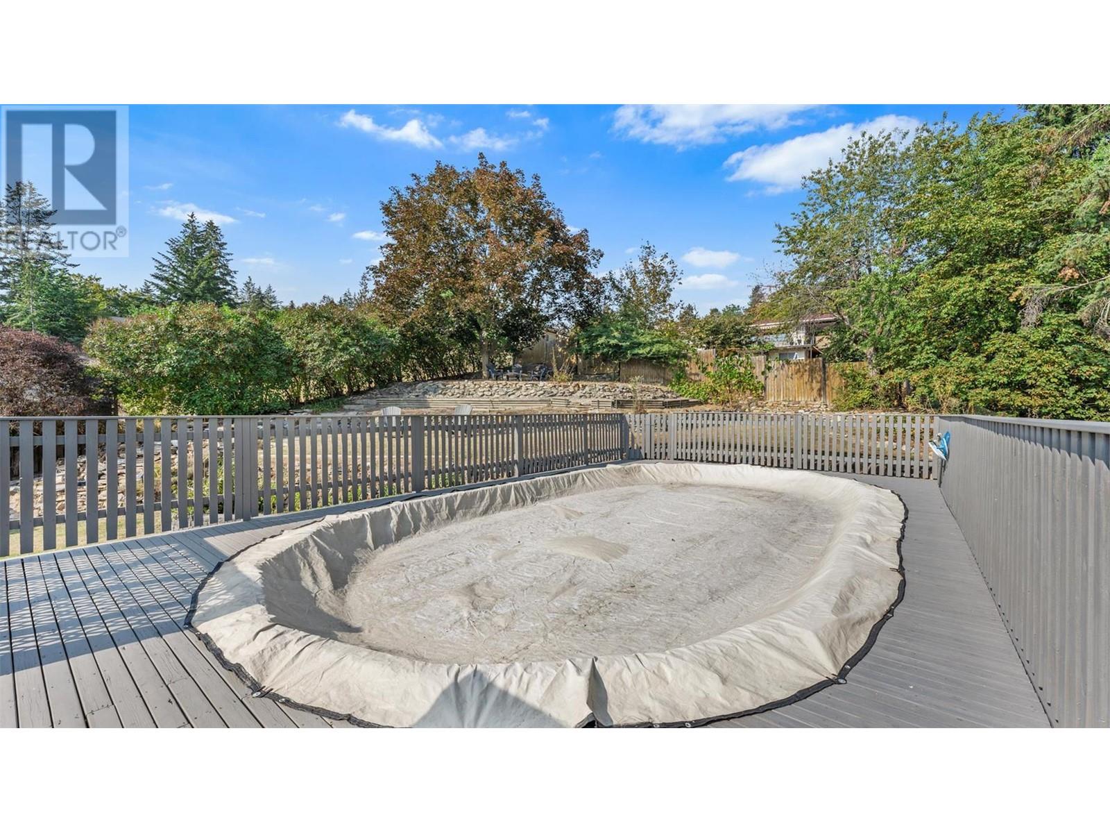 6611 Cameo Drive, Vernon, British Columbia  V1H 1N6 - Photo 40 - 10337752