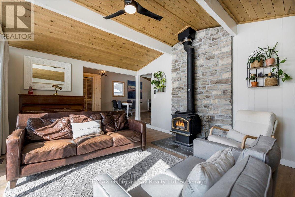 1169 Tiny Beaches Road N, Tiny, Ontario  L9M 1R3 - Photo 11 - S12018181