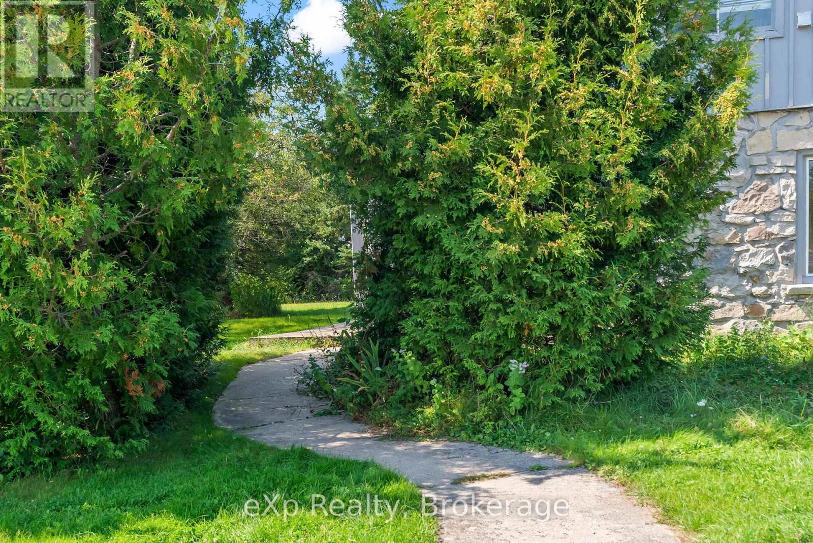 217 Highway 6, South Bruce Peninsula, Ontario  N0H 2T0 - Photo 11 - X12018213