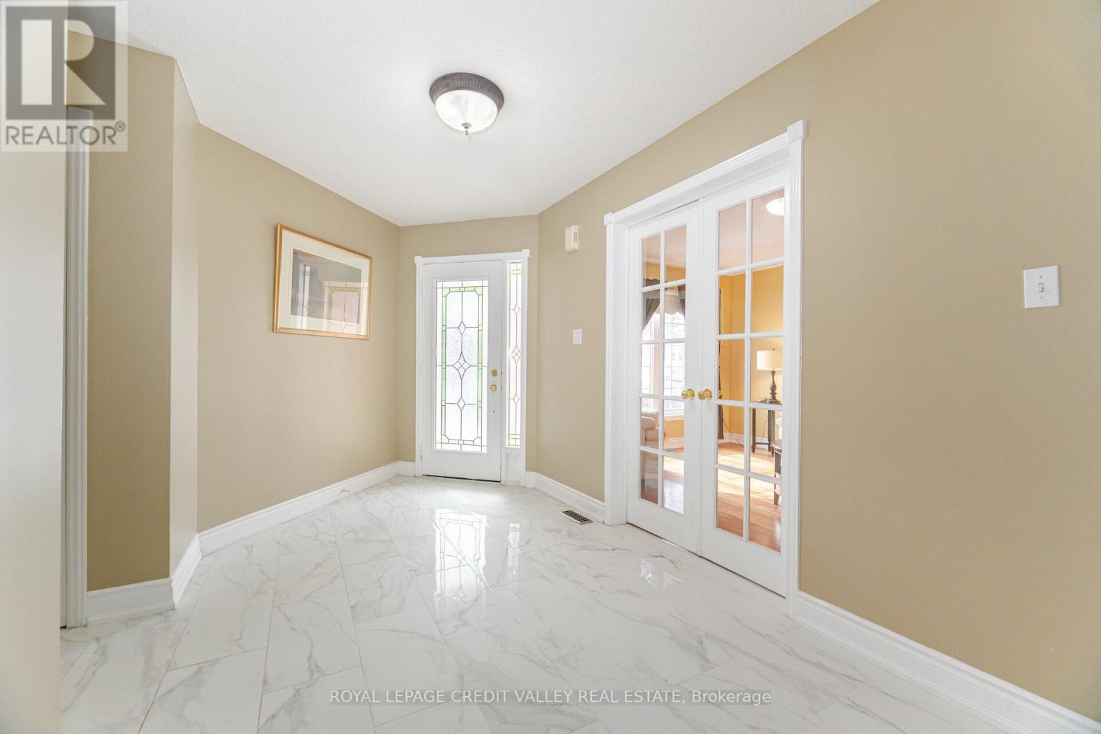 Property at 8 LIVINGSTON DRIVE image 5