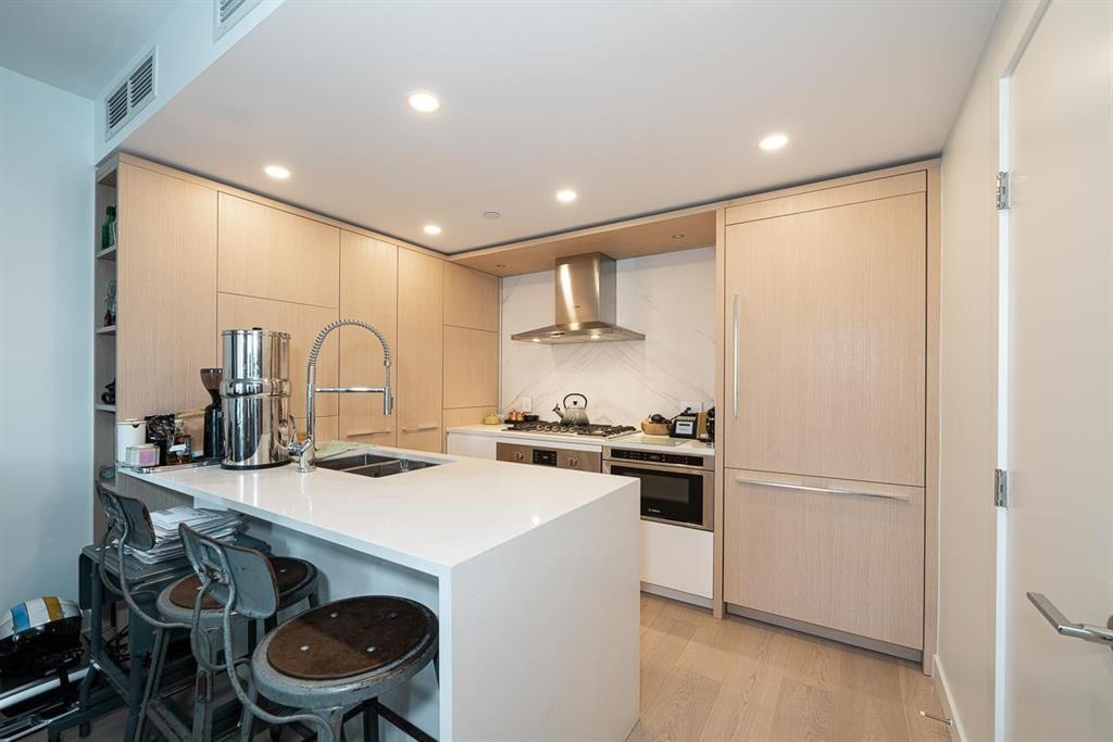 Property at 104 15165 THRIFT AVENUE image 5