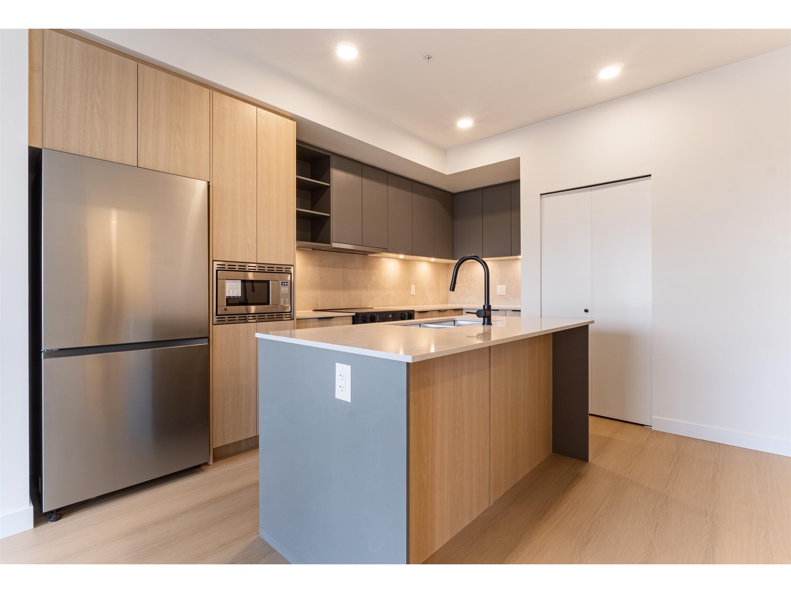 412 13439 94a Avenue, Surrey, British Columbia  V3V 0G9 - Photo 7 - R2977740