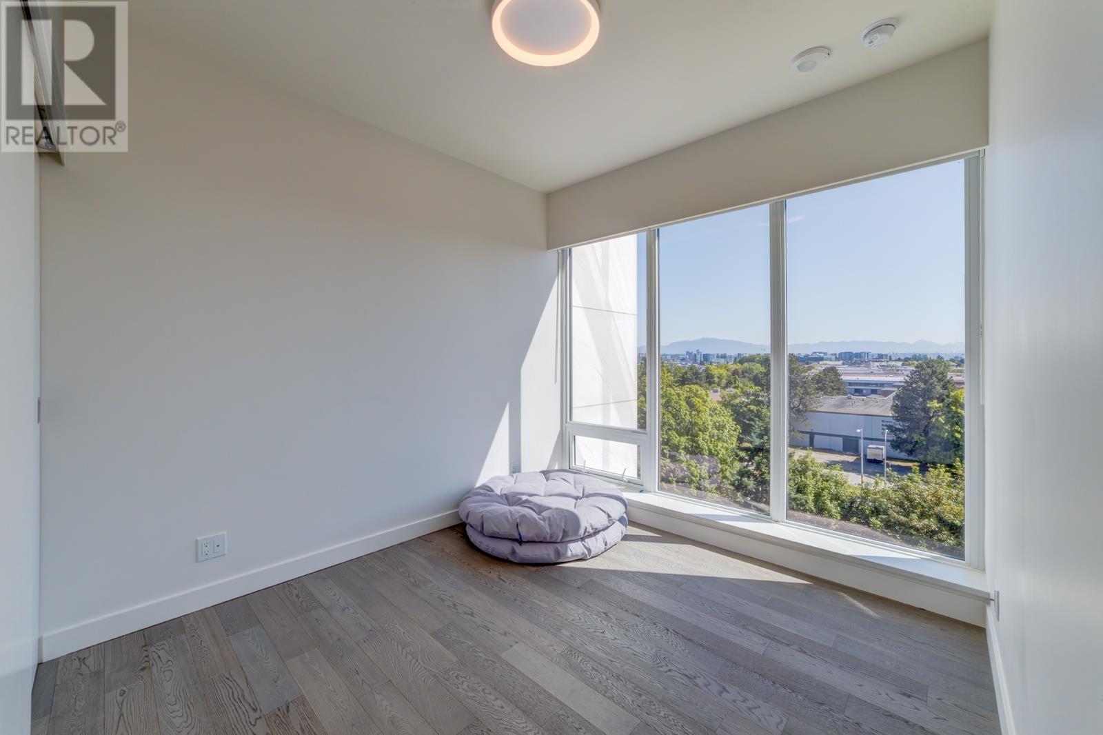 Listing Picture 19 of 40 : 608 6855 PEARSON WAY, Richmond / 烈治文 - 魯藝地產 Yvonne Lu Group - MLS Medallion Club Member