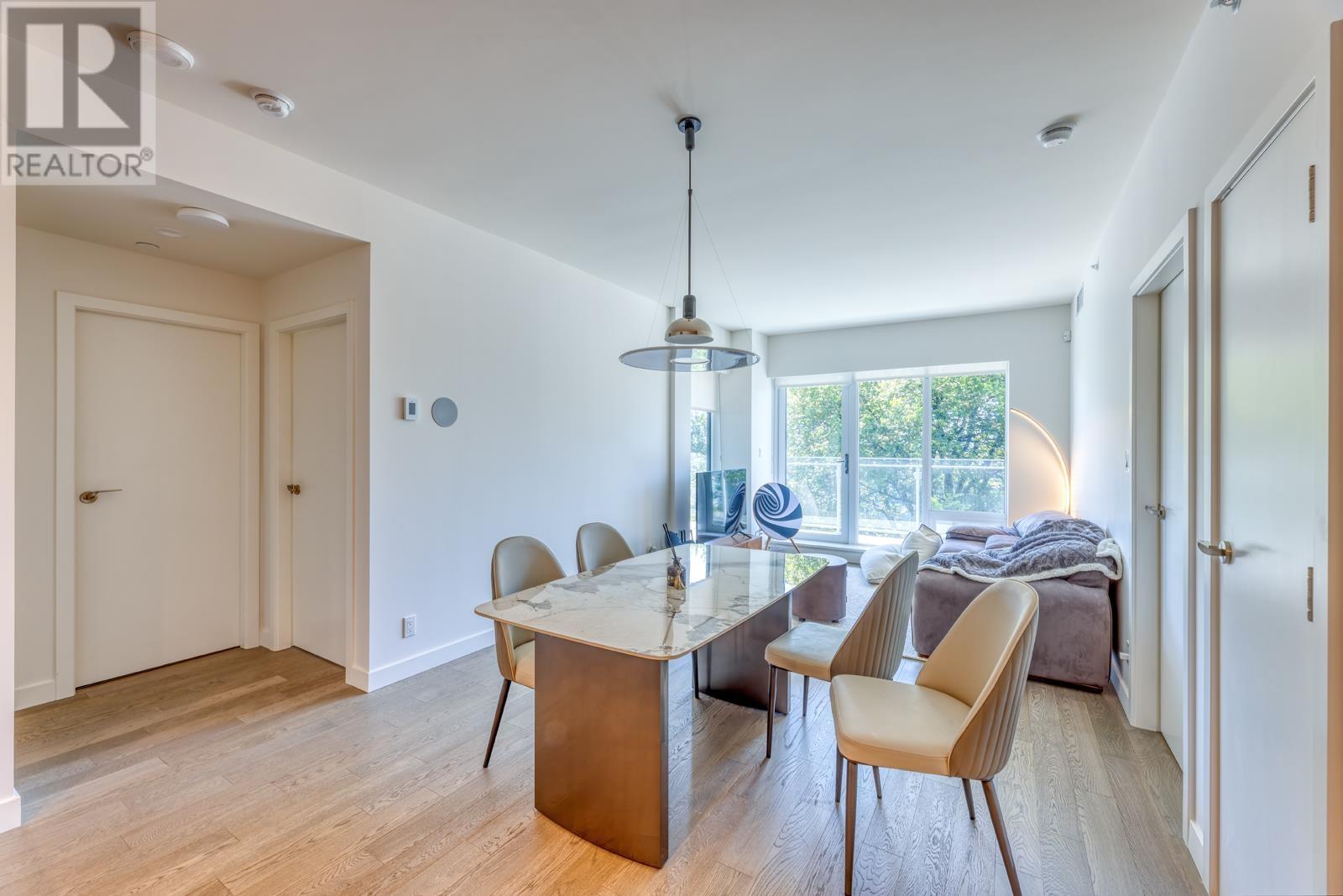 Listing Picture 7 of 40 : 608 6855 PEARSON WAY, Richmond / 烈治文 - 魯藝地產 Yvonne Lu Group - MLS Medallion Club Member