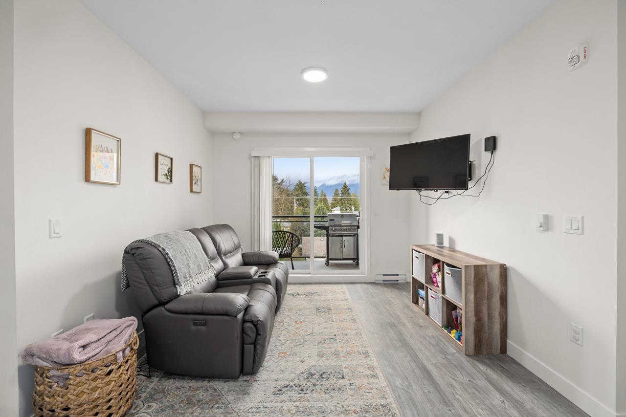 Property at 309 9450 ROBSON STREET image 5